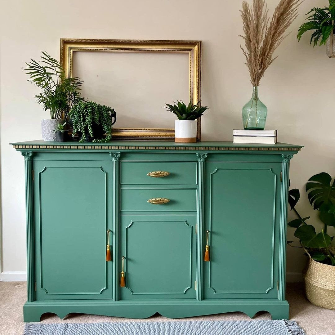Apple of my Eye Frenchic Paint Al Fresco Inside _ Outside Range by Weirs of Baggot Street Irelands Largest and most Trusted Stockist of Frenchic Paint. Shop online for Nationwide and Same Day Dublin Delivery