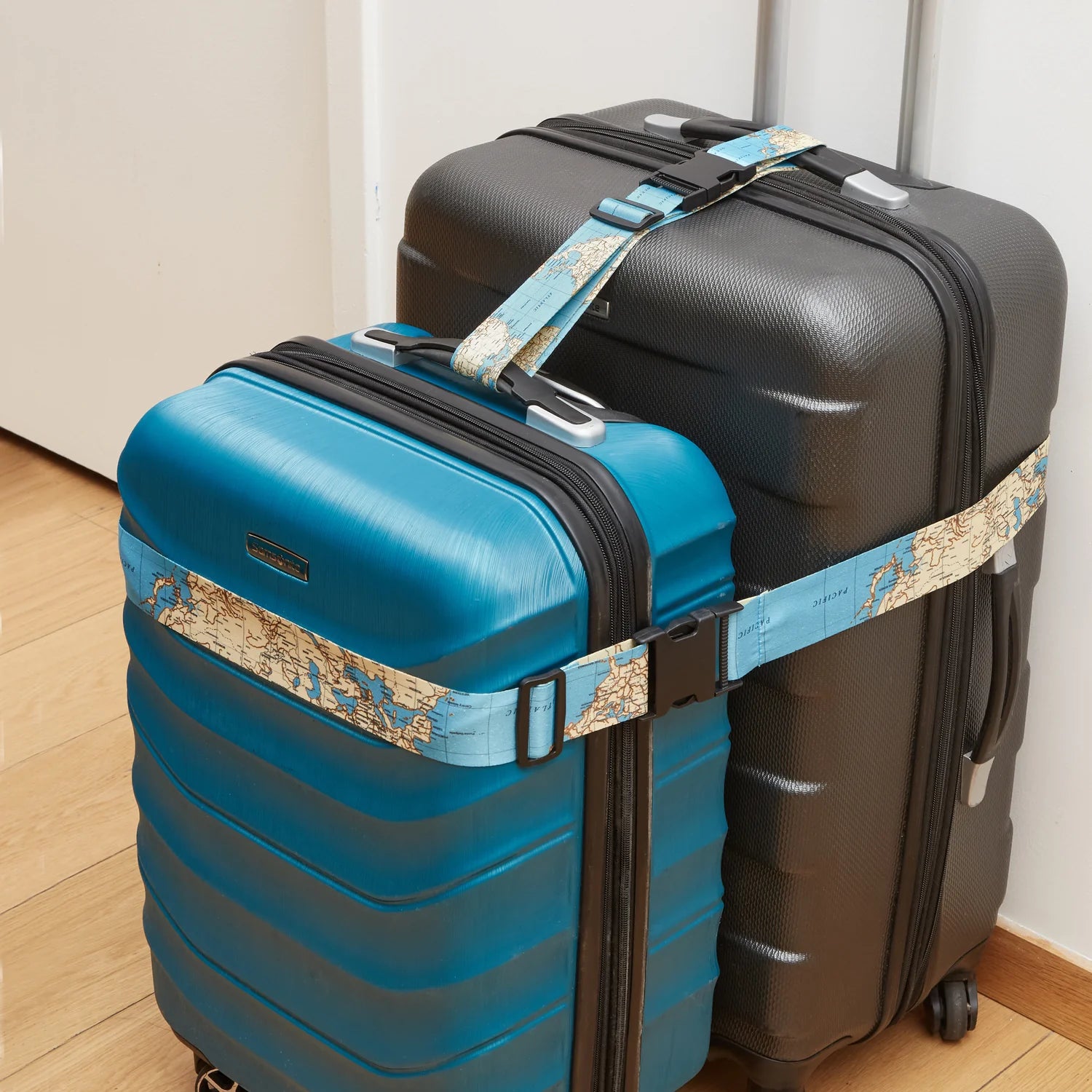 Fabulous Gifts Kikkerland World Traveler Luggage Straps by Weirs of Baggot Street