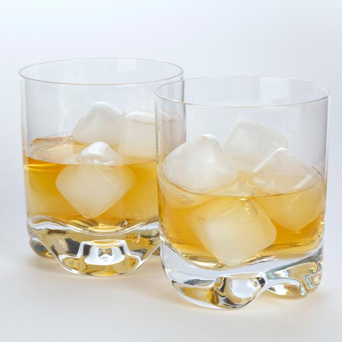 Kikkerland Clear Reusable Ice Cubes