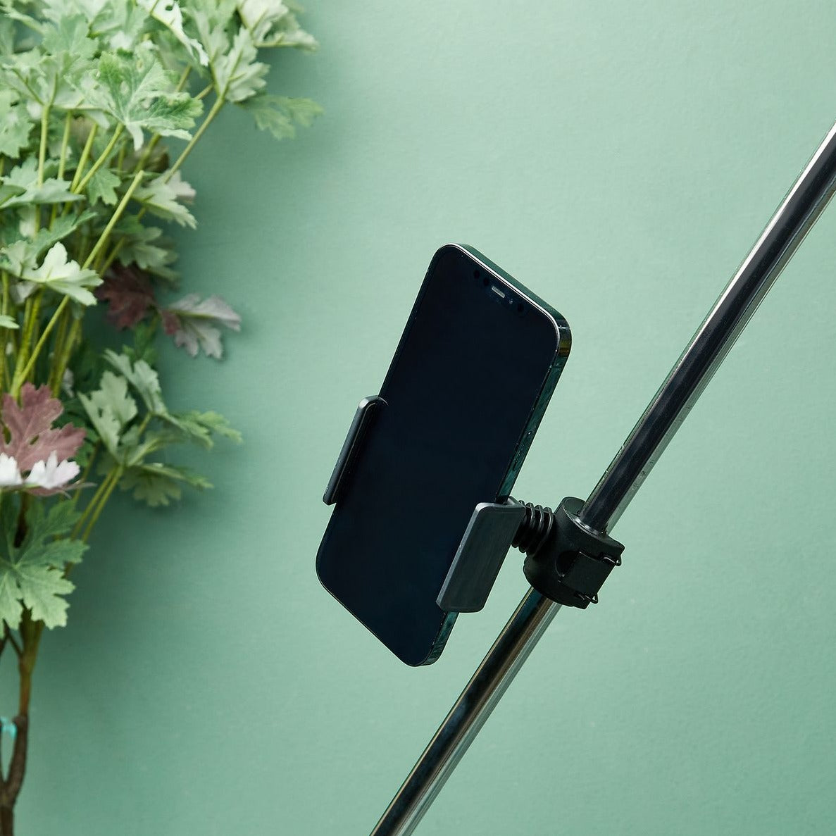 Fabulous Gifts | Kikkerland - Golf Selfie Clip by Weirs of Baggot Street